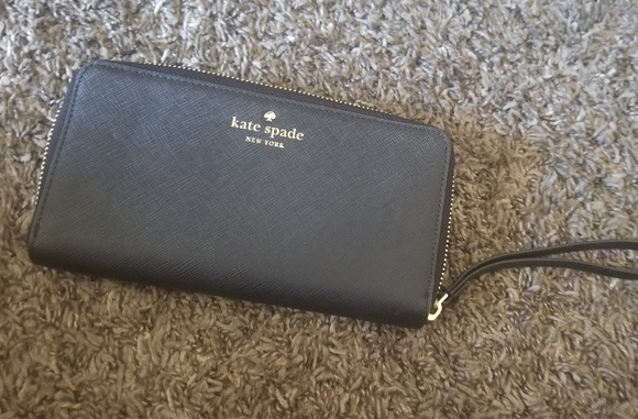 kate spade Handbags - Kate Spade Wristlet
